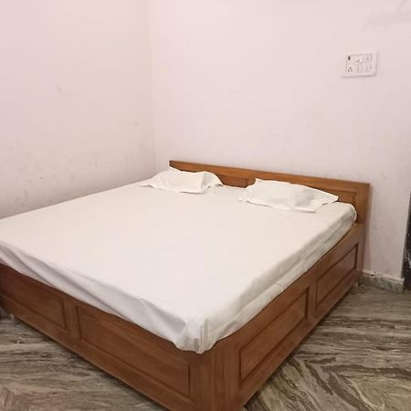Vaibhav Sadan Dharmsala Hotell Ayodhya Eksteriør bilde